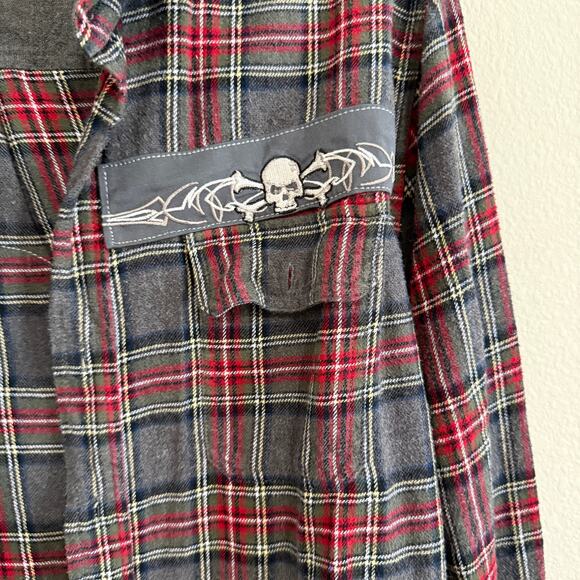 Woolrich Long Sleeve Flannel with Upcycled Skull Graphic Size XXL - Picture 5 of 11